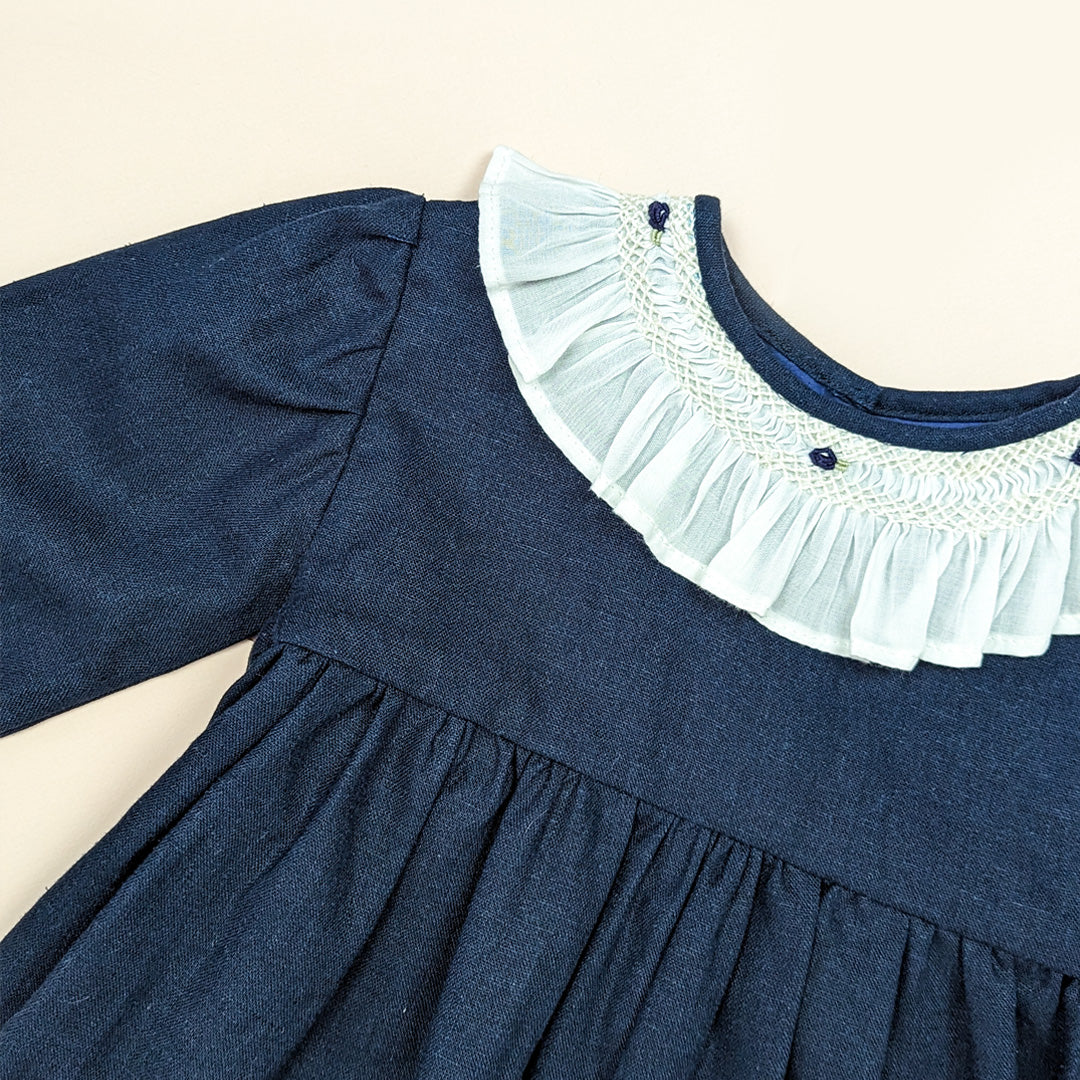 Vestido de lino cuello smock